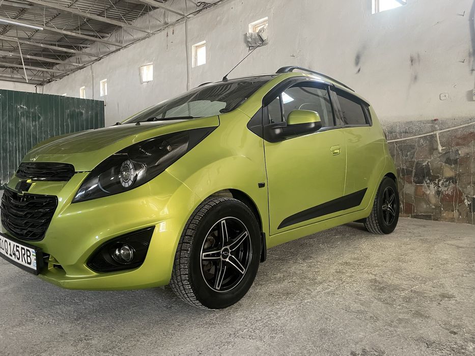 Продаю шевролет спарк 1,25 2015г