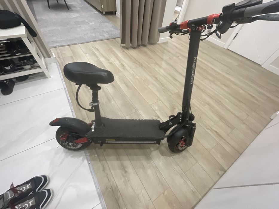 Продам электро самокат kugookirin