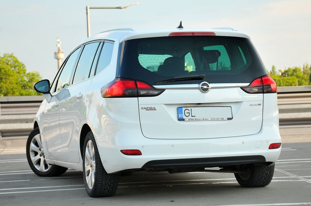 OPELZafira Tourer CDTI unic proprietar  0745315233