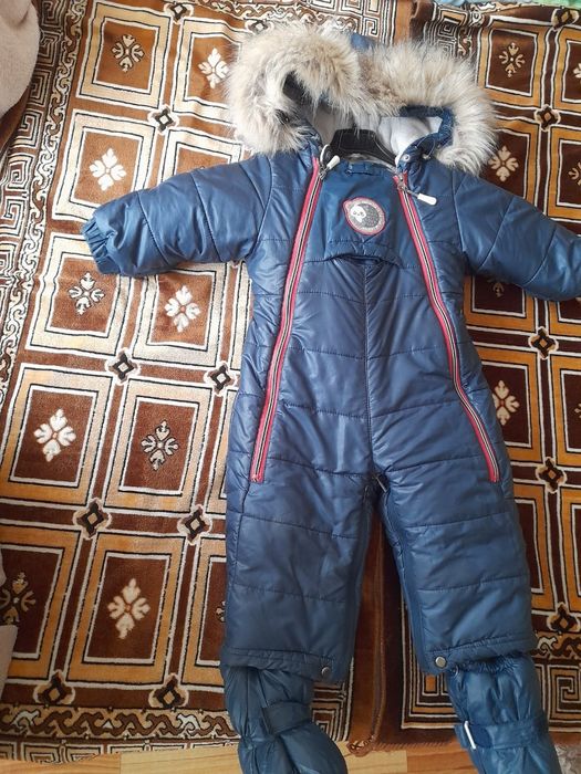 Продам детский комбинезон зимний.возраст от 0до1годикав вхорошем состо