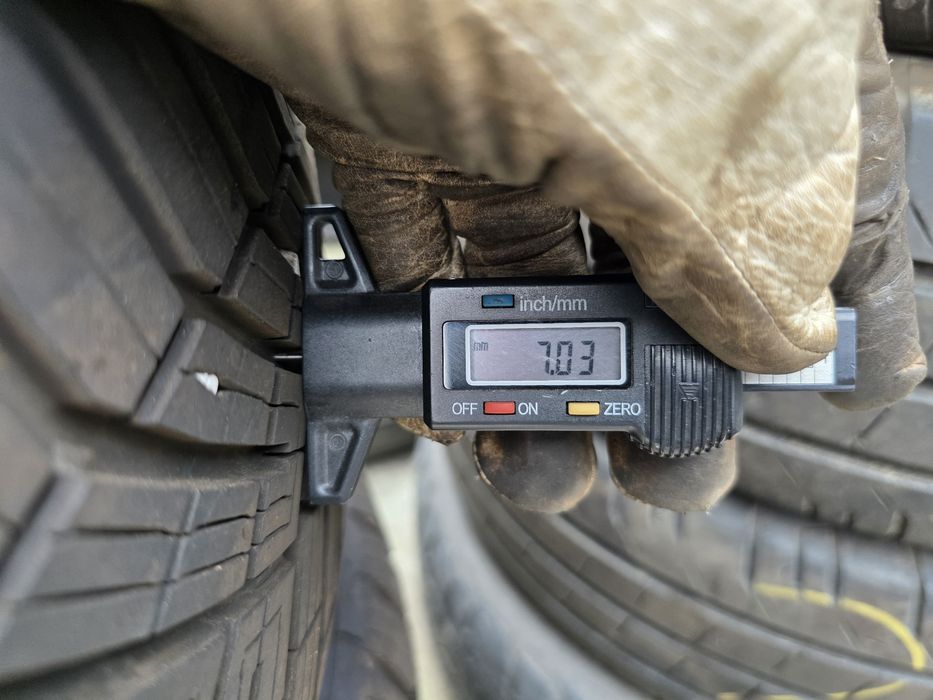 2бр Всесезонни гуми 215 50 17 - Continental