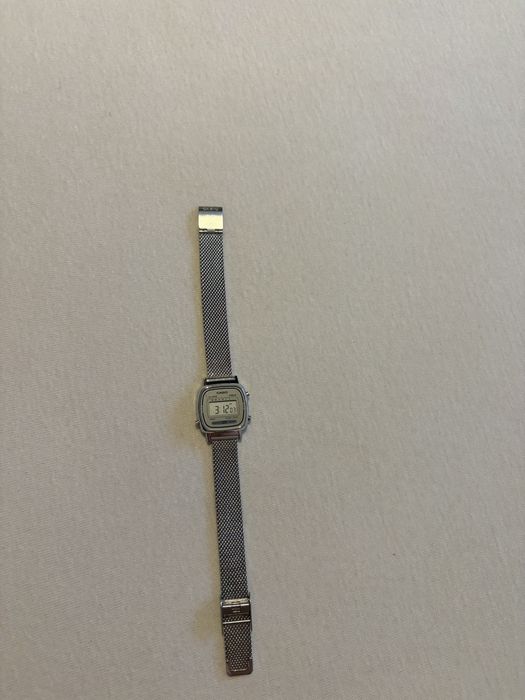 Дамски часовник casio