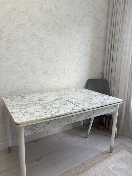 Стол кухонный трансформер.