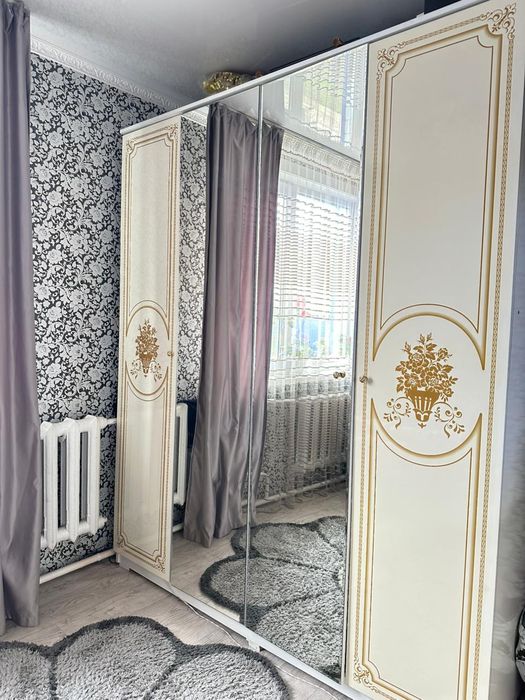 Продам спальный гарнитур