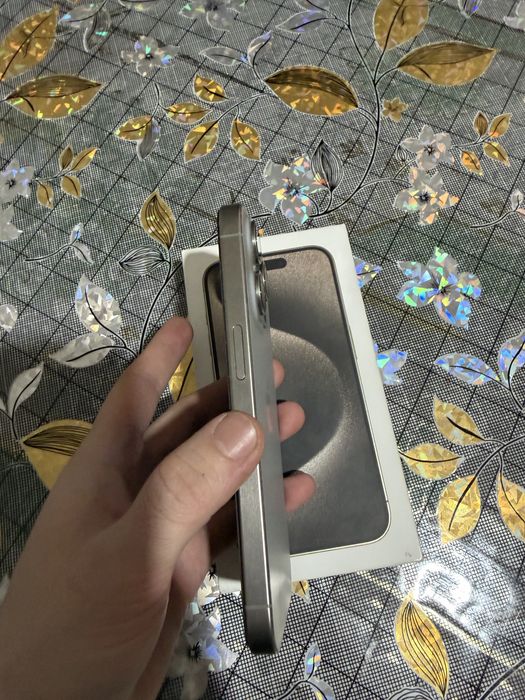 Продам айфон 15 про