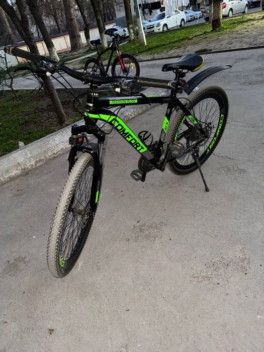 Velosiped Comfort yashil rangli, skorisli