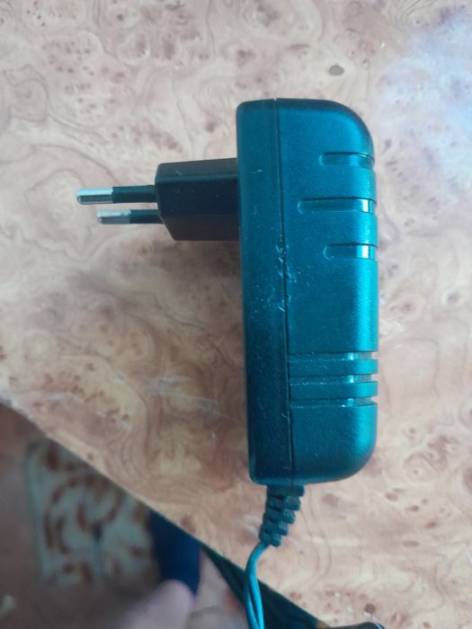 Vând 3 alimentatoare ieșire 9v, 4,8v și 12v 30 lei bucata