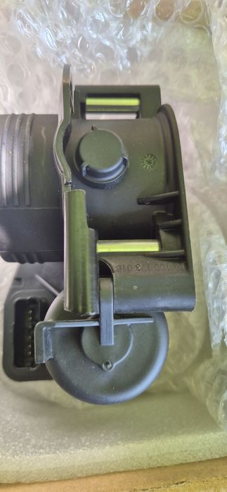 Дроселова клапа за пежо 1.6 109к.