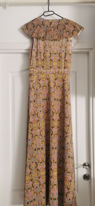 Rochie lunga cu volanase