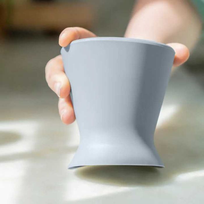 Държач за бебешко шише Ingenuity Robins Egg Light gray