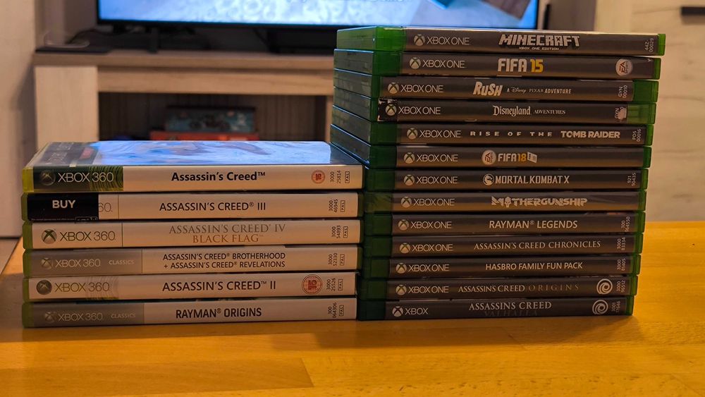 Xbox One X 1 Tb impecabil / 2 controlere / 19 jocuri