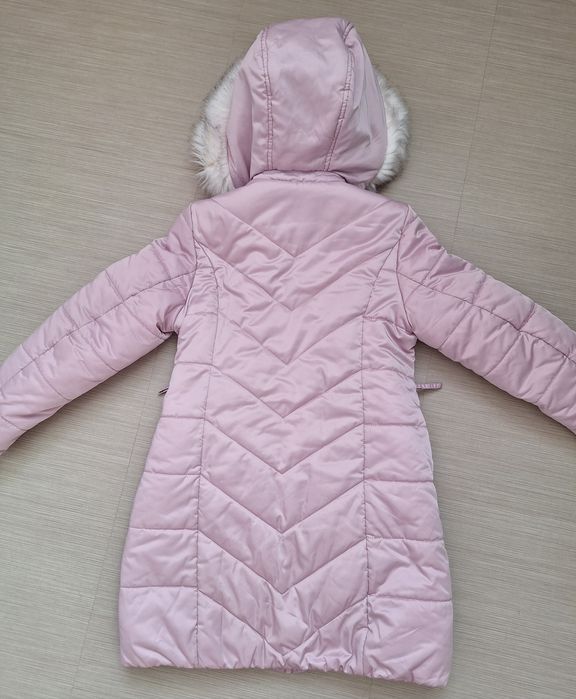 Зимняя куртка для девочки, размер 140