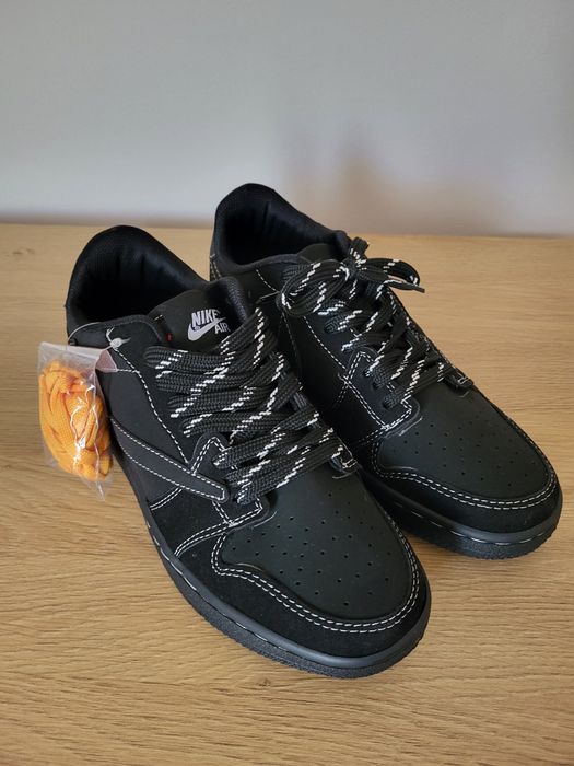 Ново! Маратонки  NIKE 39 размер