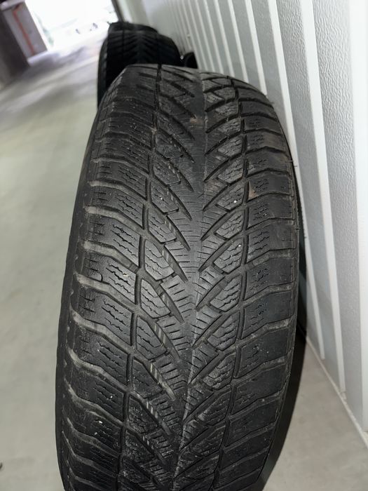 Лети джанти 18 цола 5x114.3 със зимни гуми235/60/18 от Hyundai SantaFe