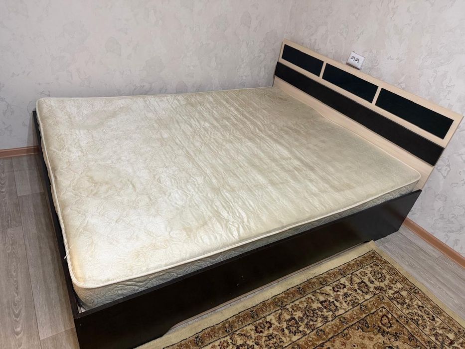 Отдам бесплатно кровать и диван