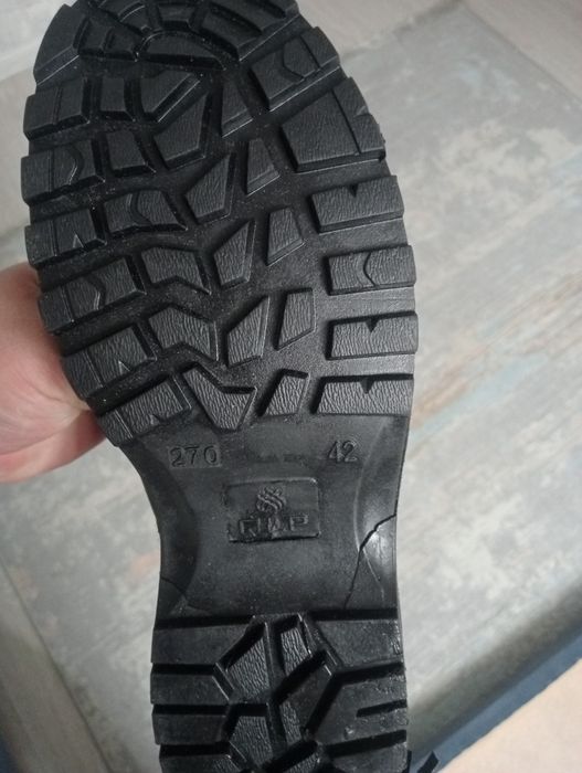 Продам берцы новый