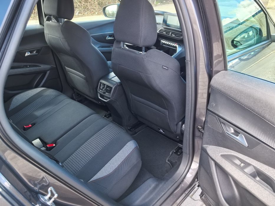 Peugeot 3008 1.5BlueHDI 131kc 2022г