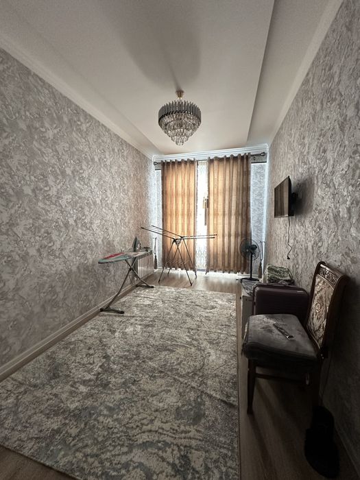 Uy sotiladi keles novostroyka 9 etaj 65 kvadrat  2 xona