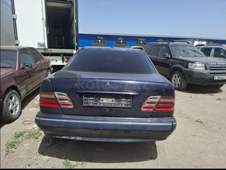 Mersedes benz W210
