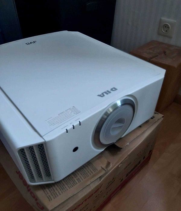 Проектор JVC DLA-X35WE