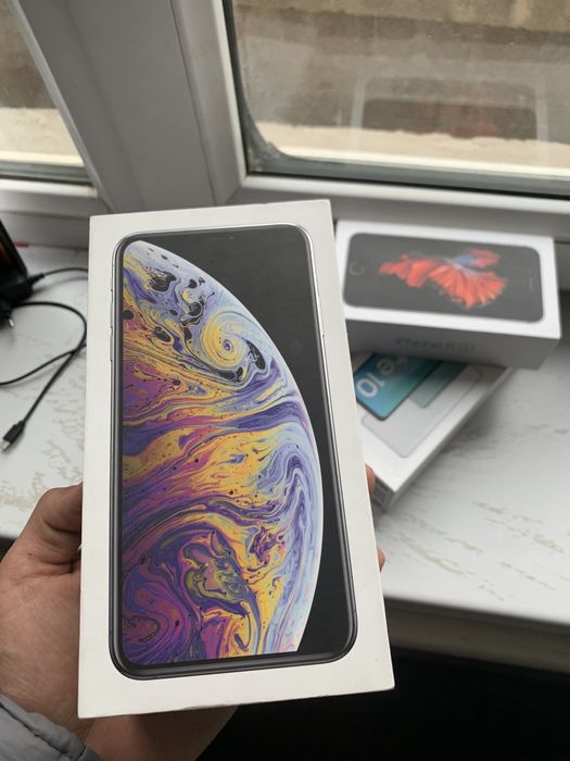 Iphone Xs mах с каробка дакцментов  ZE/AA
