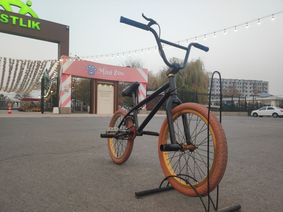 Продам велосипед BMX качественый оригинал бмх