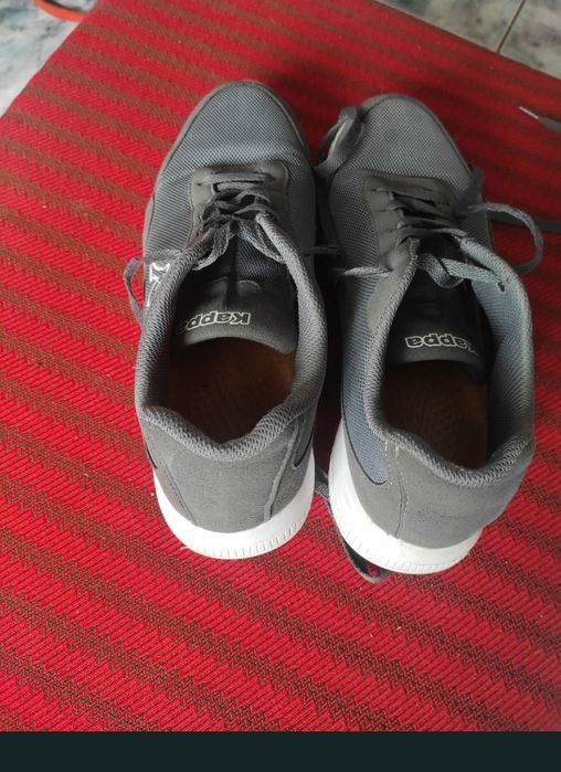 Adidași Kappa foarte comozi, foarte rezistenți și trainici.
Nr. 42