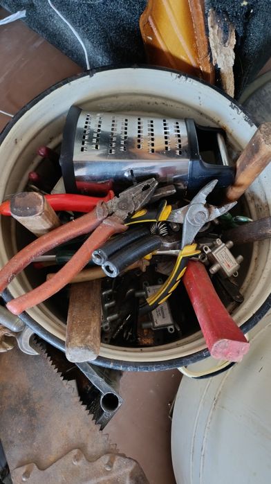 Инструменты слесарные