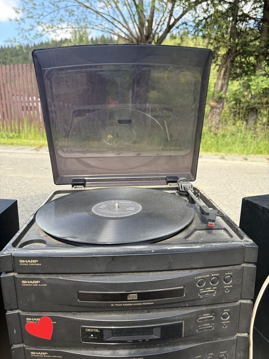 Combină audio Sharp cu pick-up, CD și casete + boxe originale
