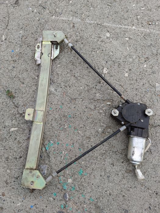 Электростеклоподъёмник в сбореприора левый