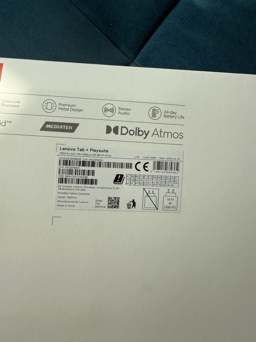 Чисто нов Lenovo Tab таблет + калъф и стойка