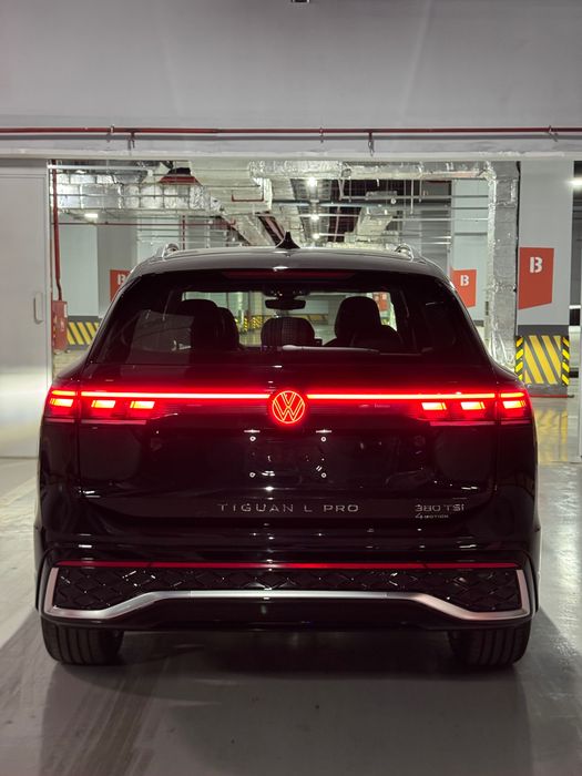 Volkswagen Tiguan L Pro