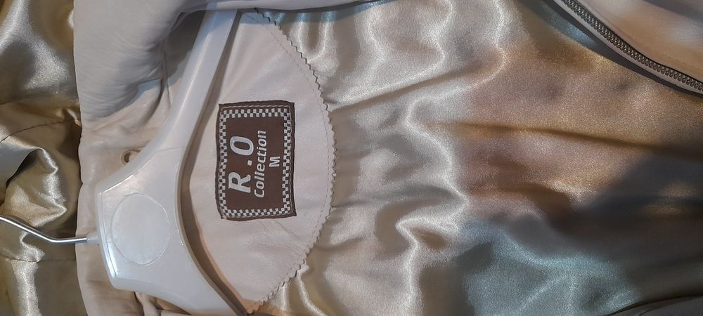 Haina din piele pentru femei
