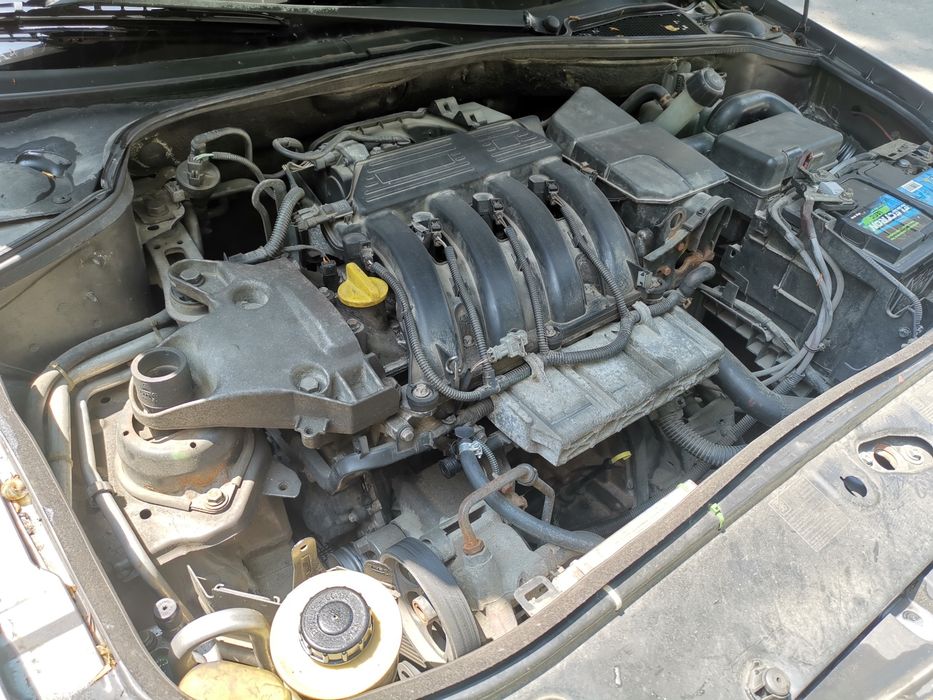 Рено Лагуна 2 бензин 2.0 16v