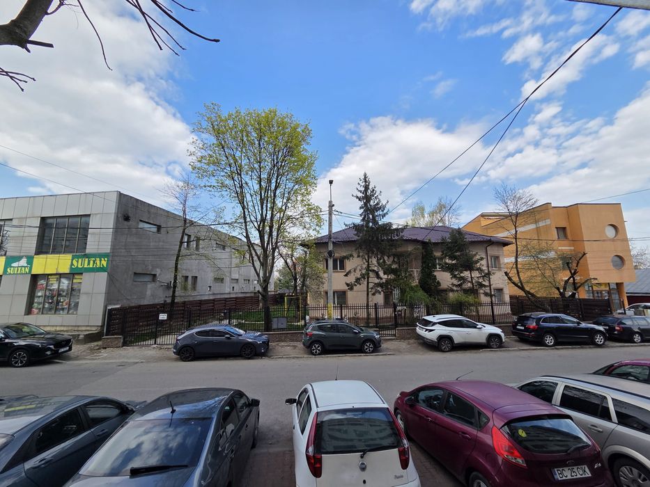 Casa spatioasa cu teren zona centrala Bacau