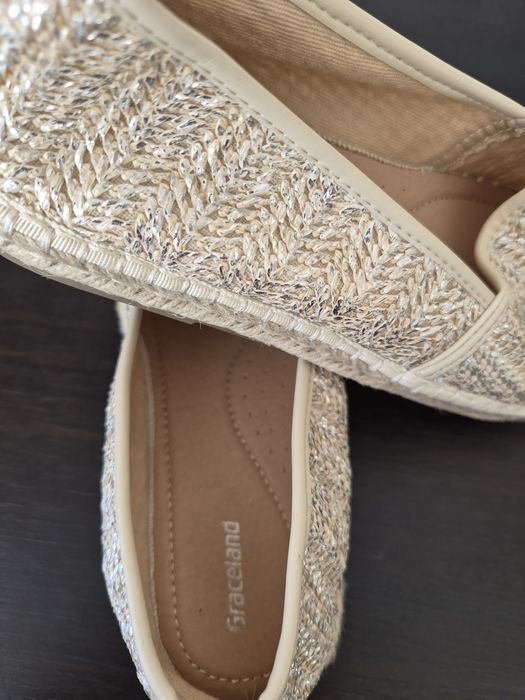 Espadrile tip slip on fără șireturi