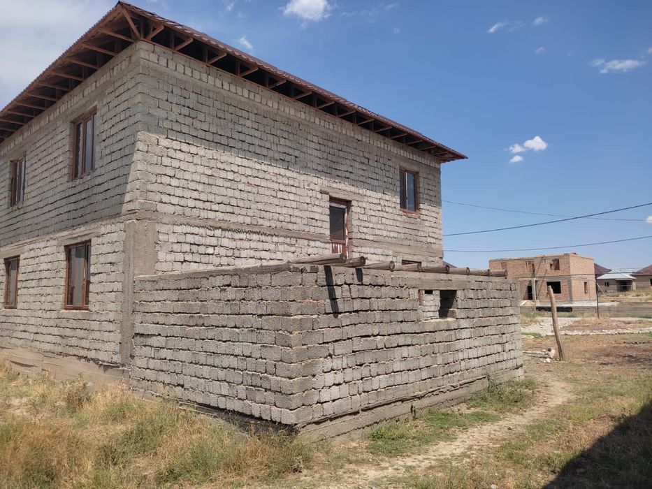 Толық бітпеген 2 этажды үй сатылады