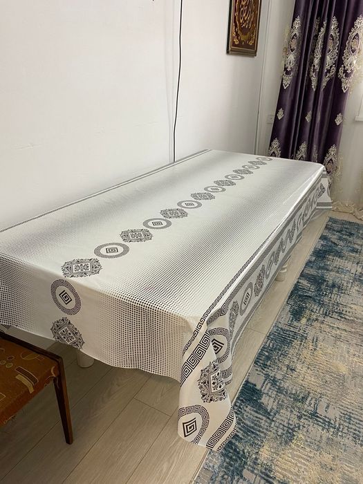 Продам стол для гостиной