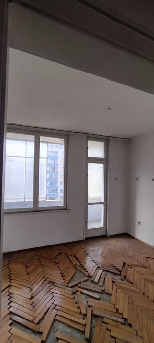 Двуспален тухлен апартамент Бичкиня