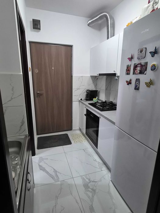 Proprietar. Vand garsoniera MODERNA,renovata de la zero. Zona Viaduct,micro 14