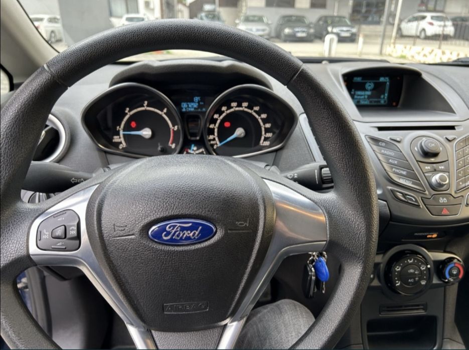 Proprietar vand Ford Fiesta