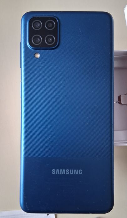 Смартфон SAMSUNG Galaxy A12 128 gb RAM 8 gb в отлично състояние
