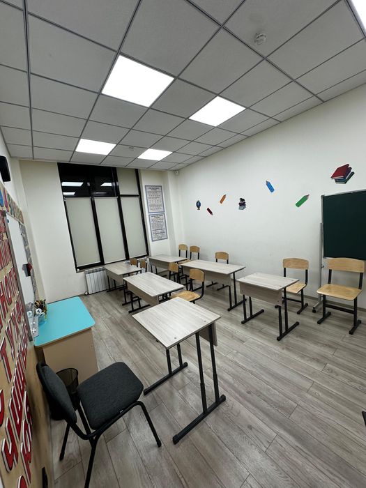 Парта и стулья для учебы
