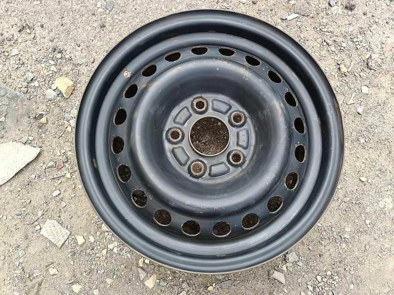 Продам оригинальный металлический диск на автомашину Honda.