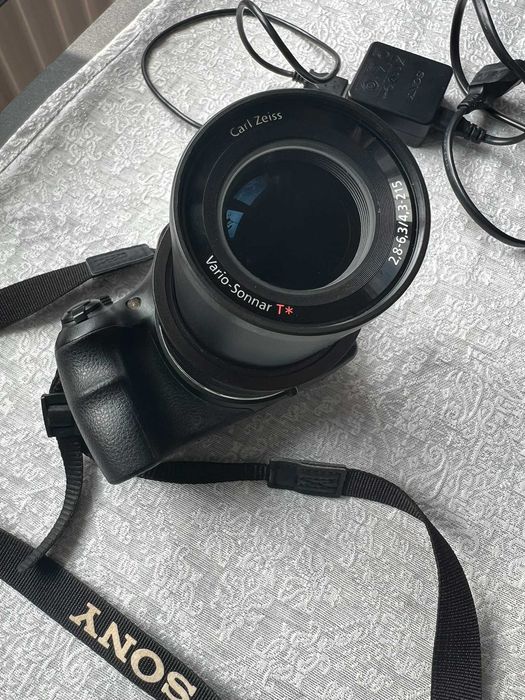 Aparat foto video Sony Cyber-shot DSC-HX400V – Monstrul cu zoom de 50x!