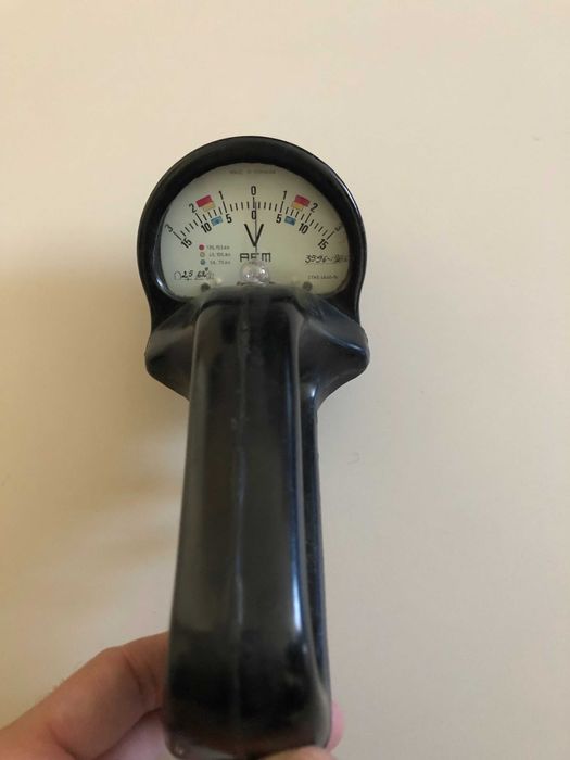 Aparat de masura panalogic entru verificare acumulatori