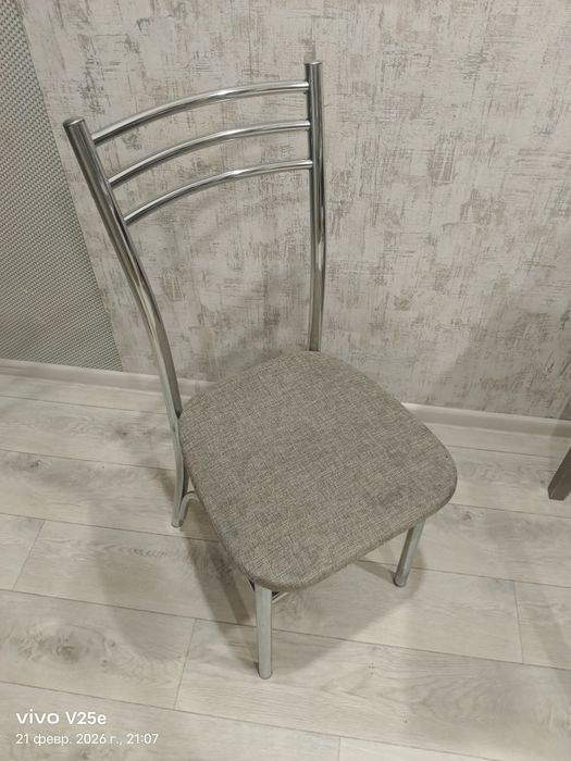 Продам куханные стулья