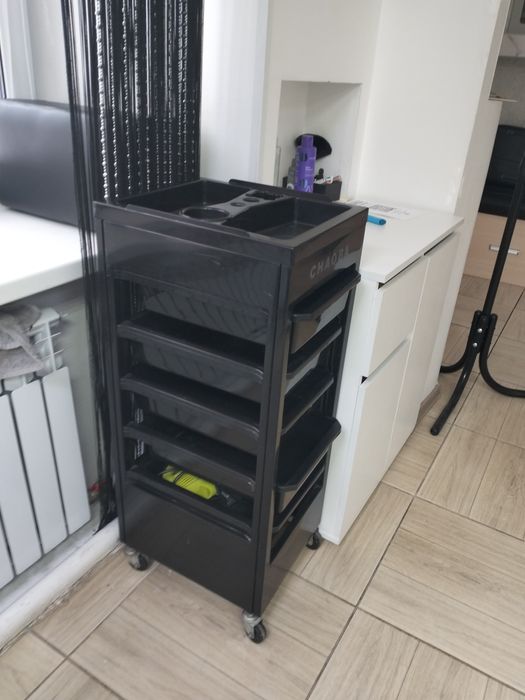 Продам помощницу для парикмахеров