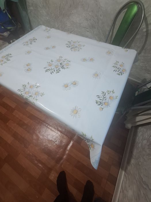 Продам кухонный стол не дорого