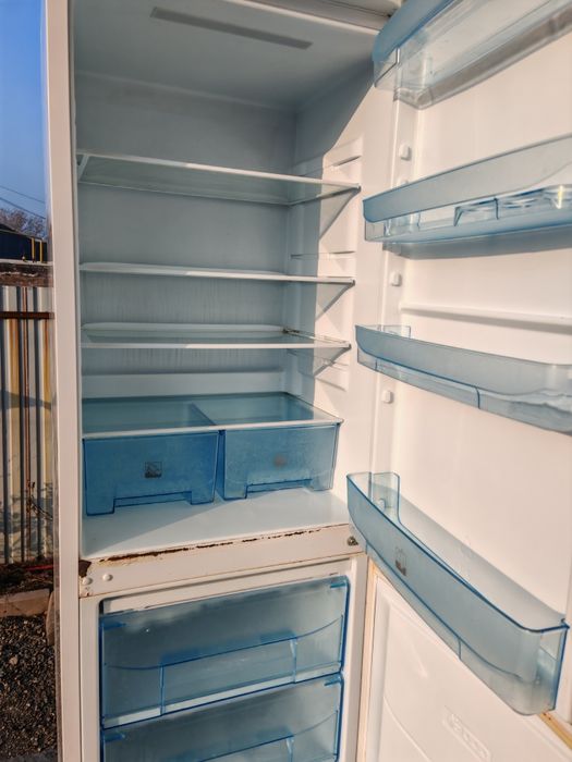 Холодильник Большой